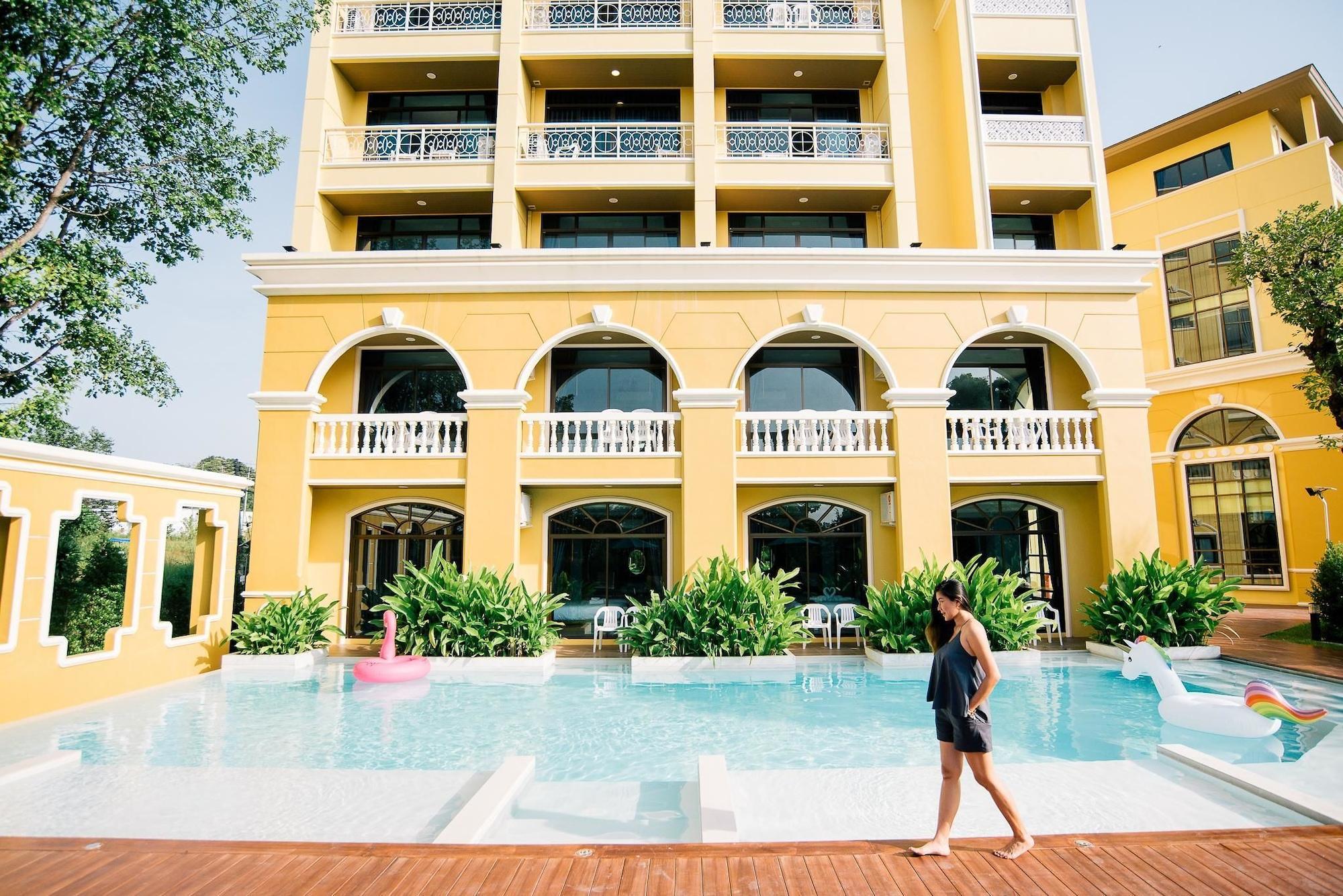 קראבי The Pineapple Hotel מראה חיצוני תמונה