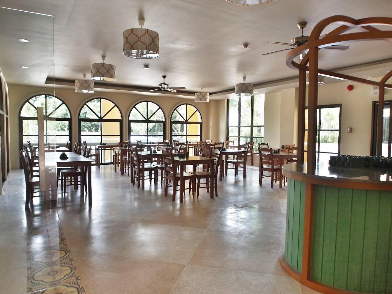 קראבי The Pineapple Hotel מראה חיצוני תמונה