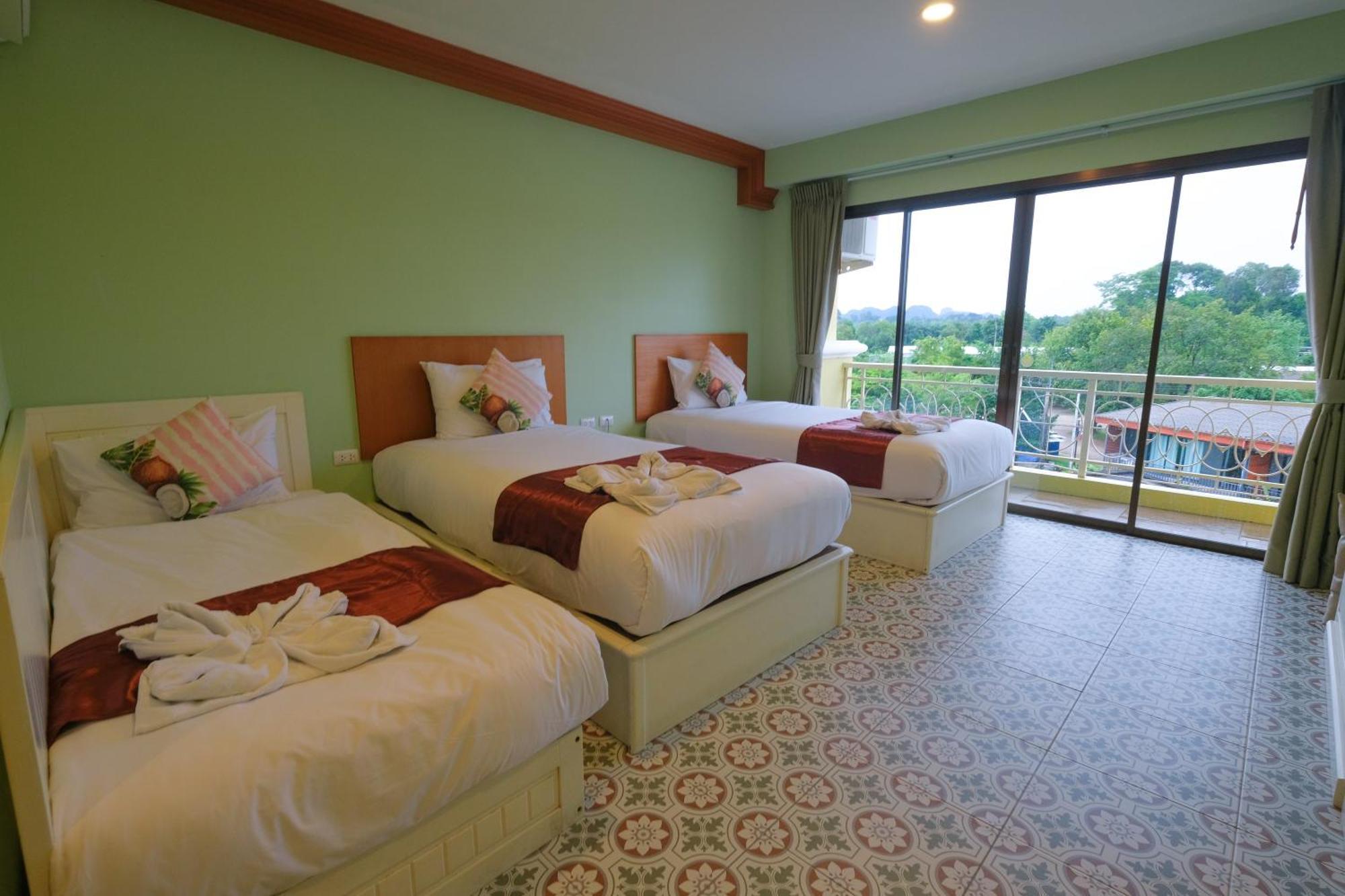 קראבי The Pineapple Hotel מראה חיצוני תמונה
