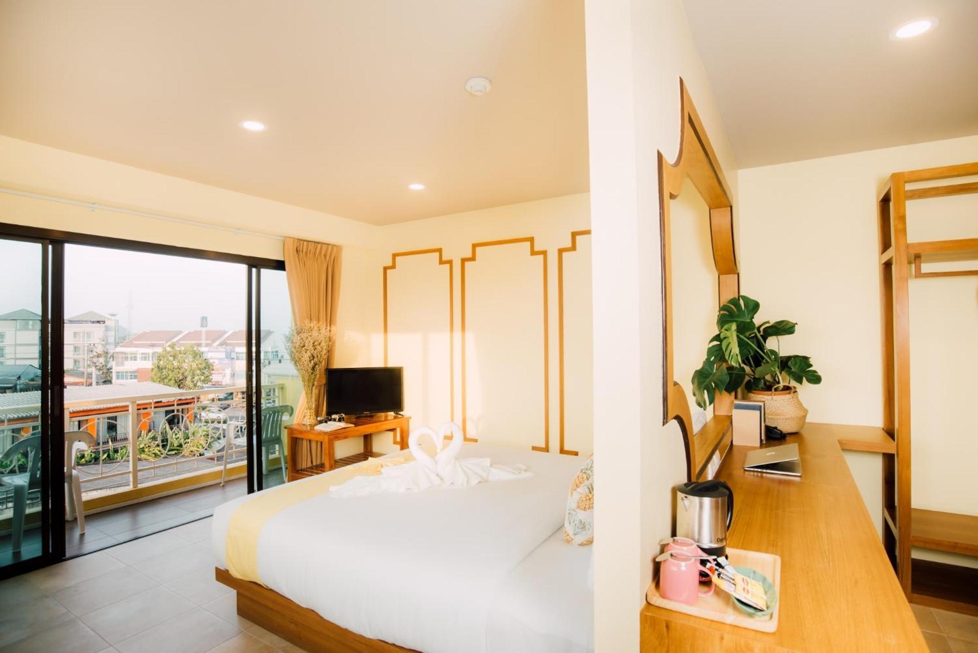 קראבי The Pineapple Hotel מראה חיצוני תמונה