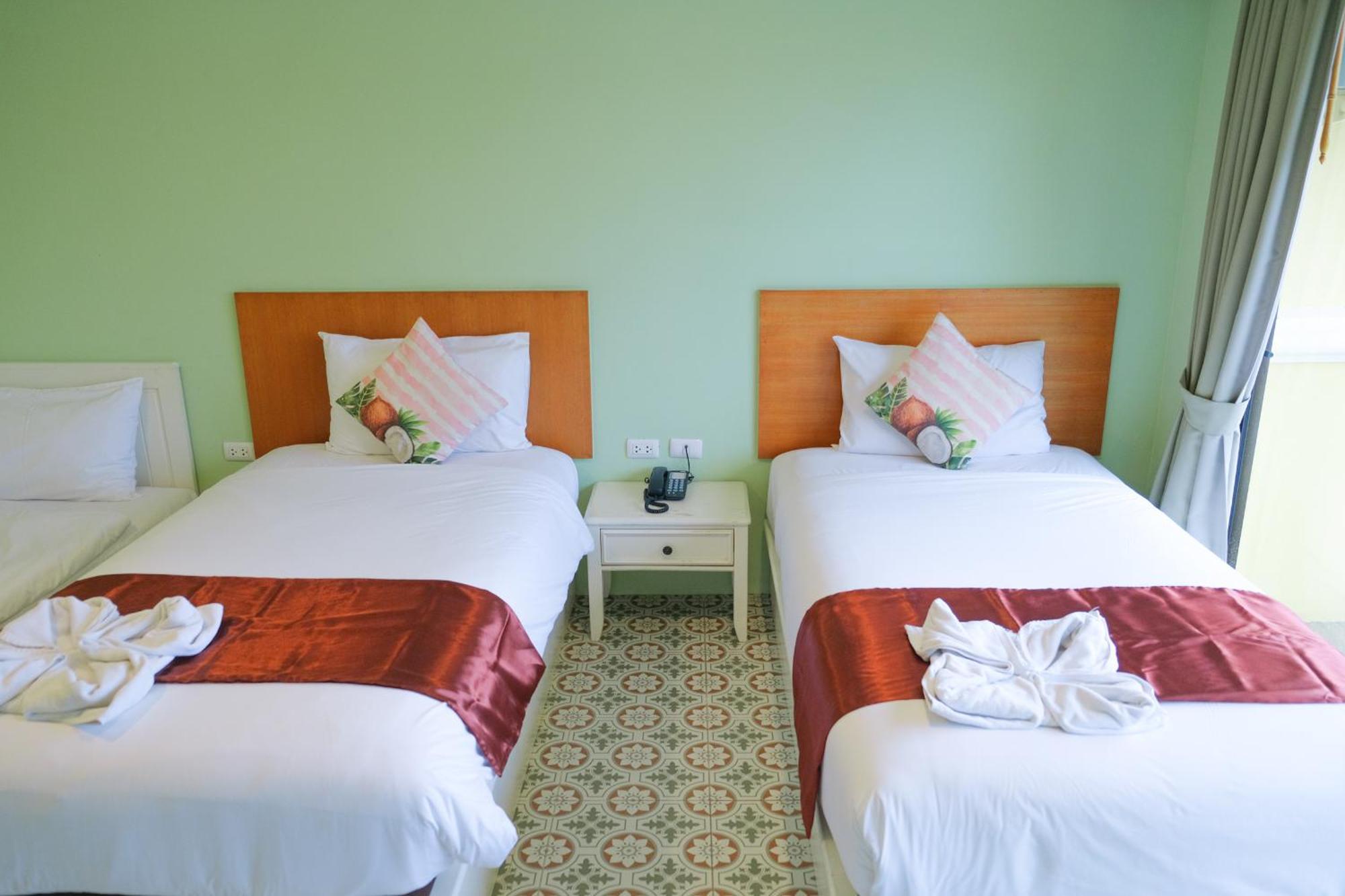 קראבי The Pineapple Hotel מראה חיצוני תמונה