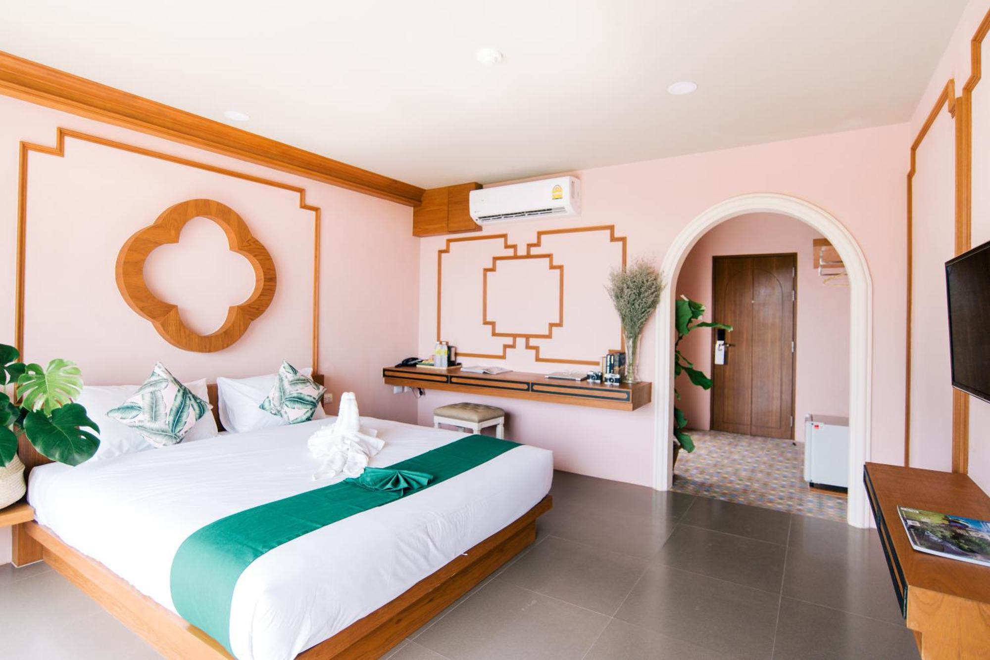 קראבי The Pineapple Hotel מראה חיצוני תמונה