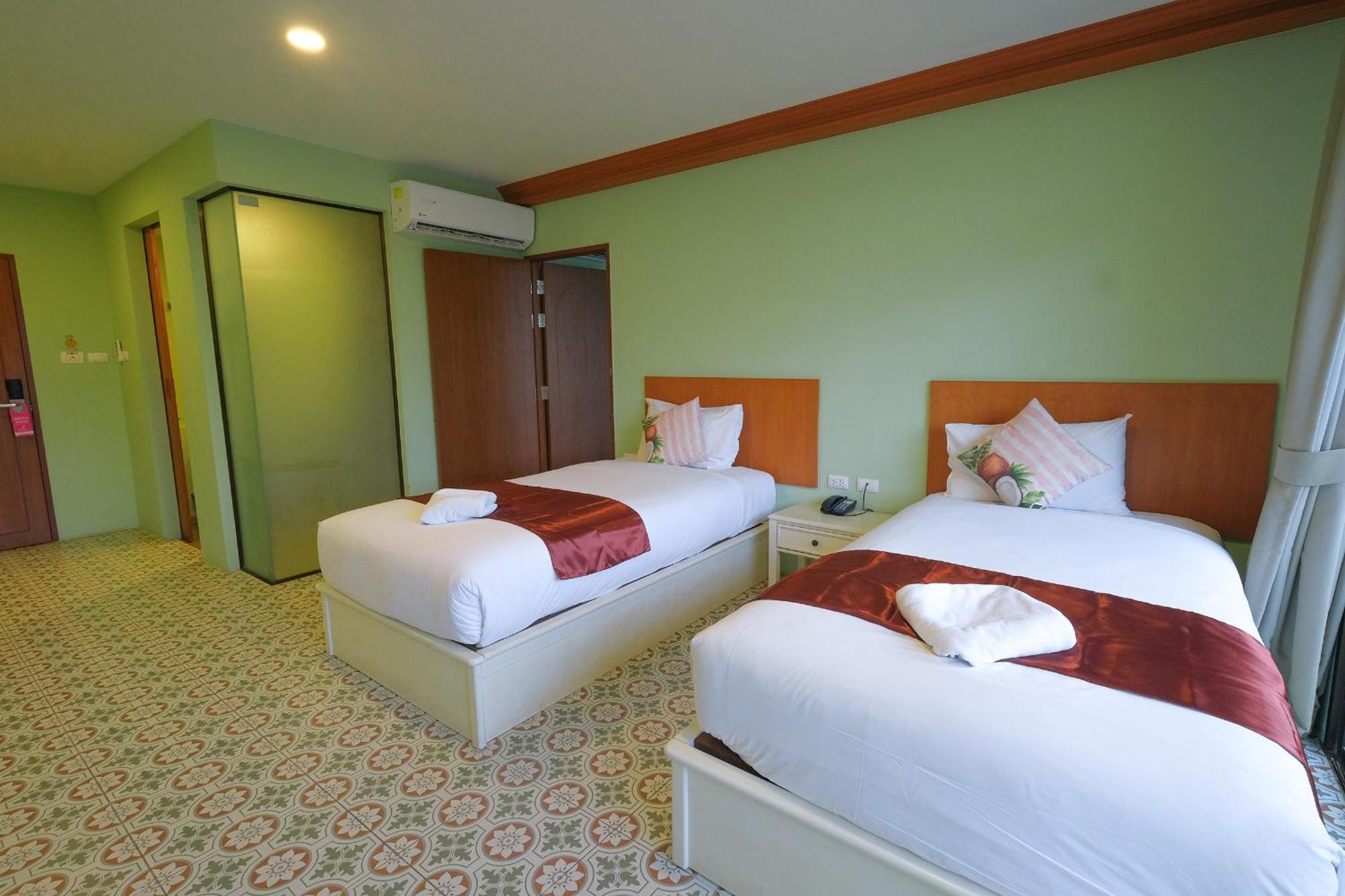 קראבי The Pineapple Hotel מראה חיצוני תמונה