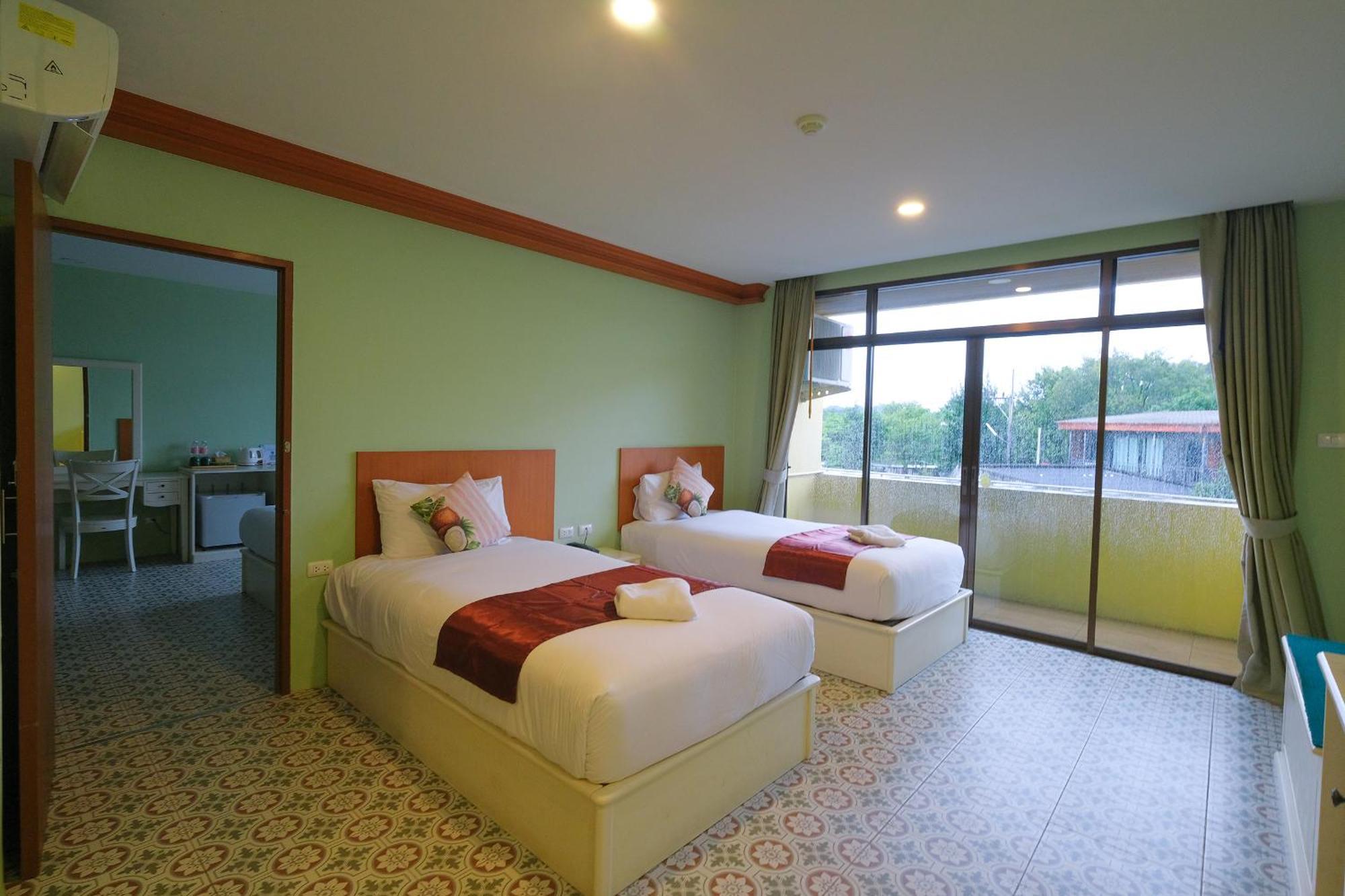 קראבי The Pineapple Hotel מראה חיצוני תמונה