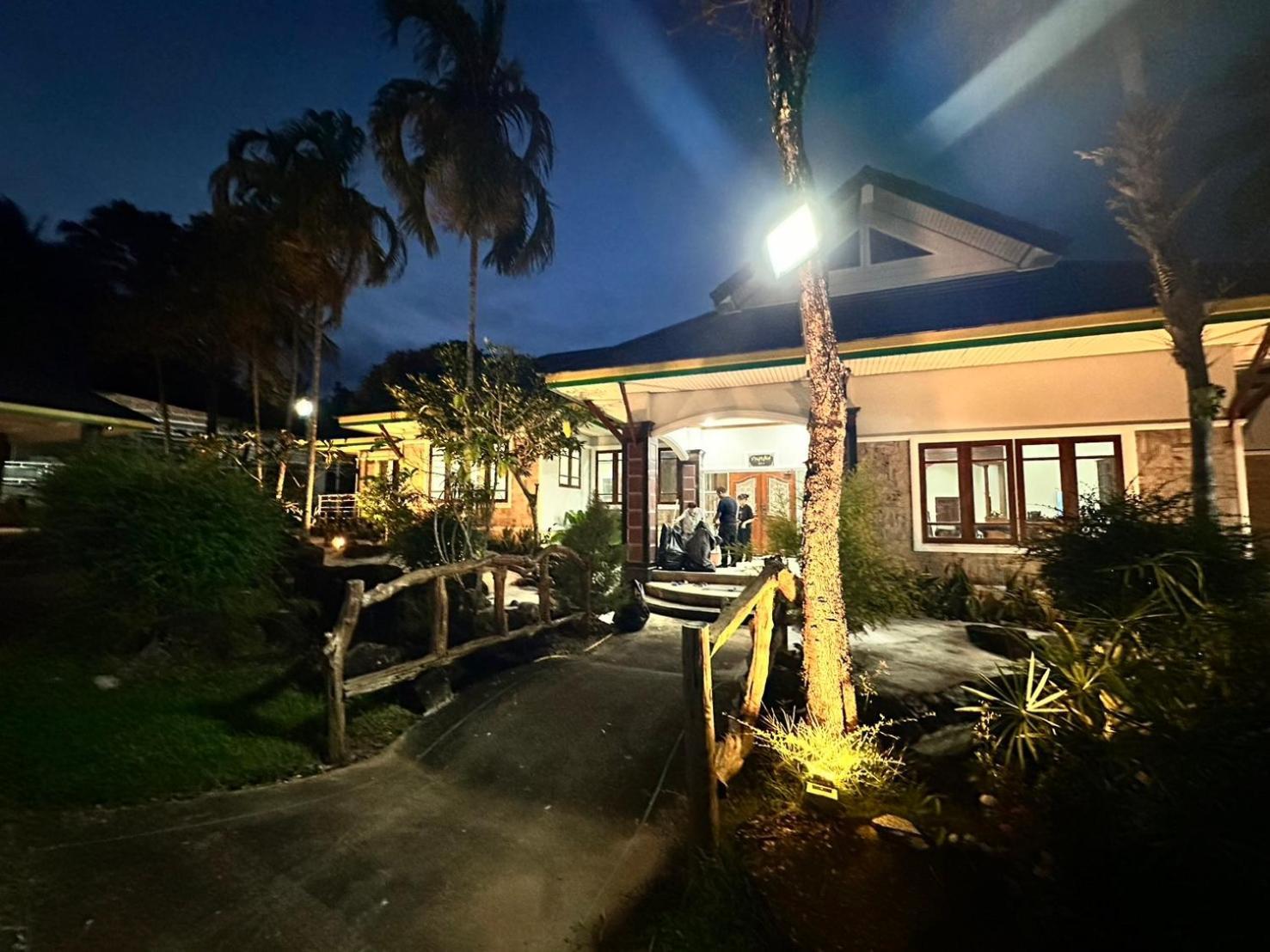 קראבי The Pineapple Hotel מראה חיצוני תמונה