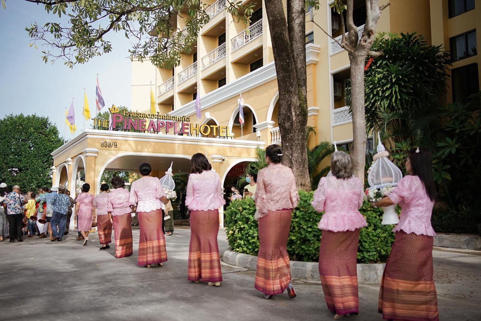 קראבי The Pineapple Hotel מראה חיצוני תמונה