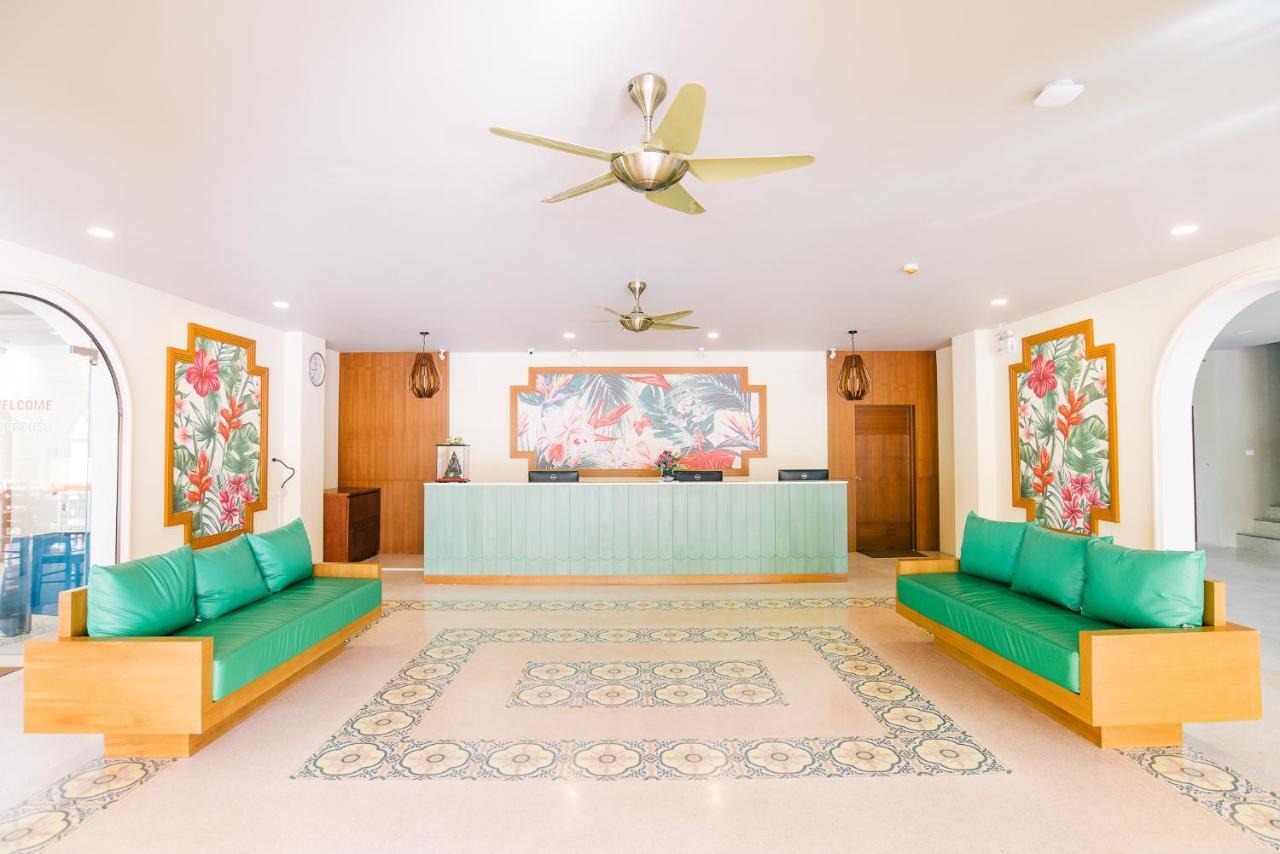 קראבי The Pineapple Hotel מראה חיצוני תמונה
